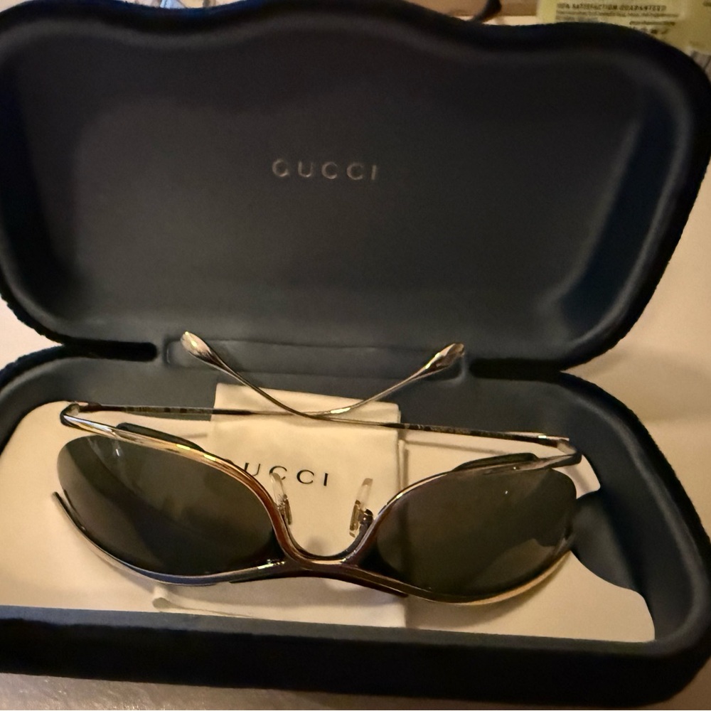 Gucci Silver and Black Aviator Sunglasses - Picture 4 of 7